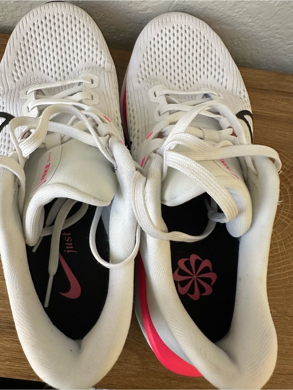 Nike White & Pink Women’s ComfyRide Running Sneakers with Black Swoosh QUEST 6 - Picture 6 of 11